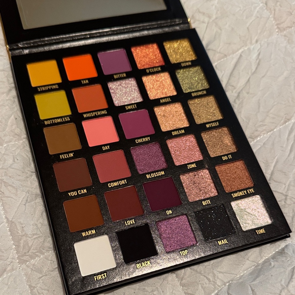 Sample Beauty Equalizer II Eyeshadow Palette
